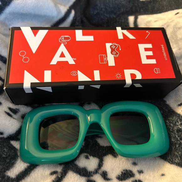 VANLINKER Cute Square Inflated Chunky Retro Sunglasses (Green) NEW - Picture 2 of 2